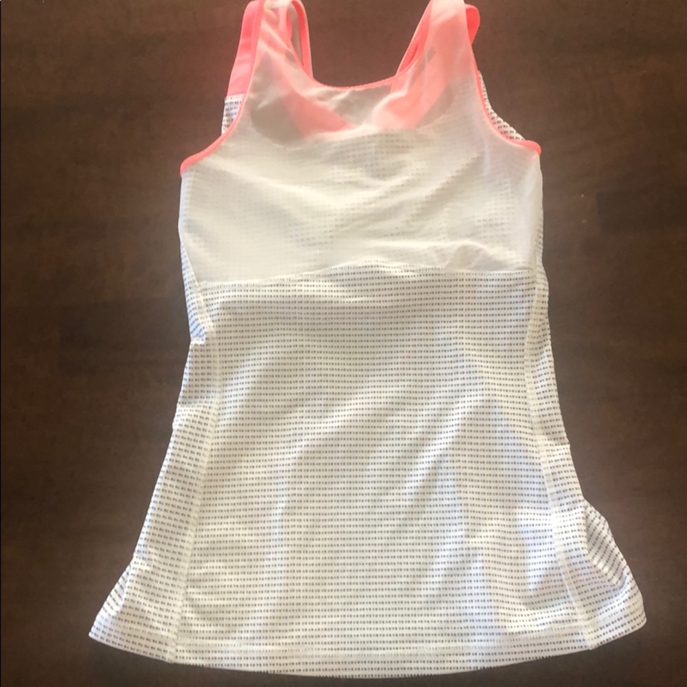 Size 6 LuLu Lemon tank top with built in bra